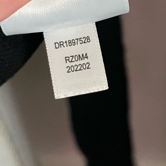 Daily Ritual • Black Lightweight Turtleneck Knit Sweater - Picture 3 of 5